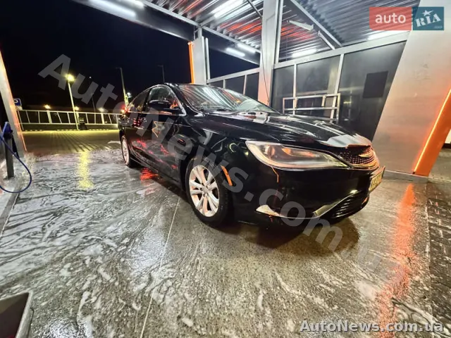 2015 Chrysler 200 — zdjęcie 8 (autoria)
