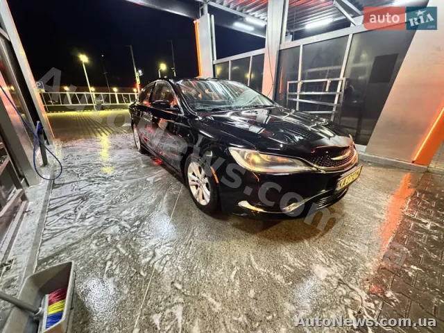 2015 Chrysler 200 — zdjęcie 9 (autoria)