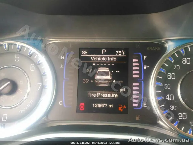 2015 Chrysler 200 — zdjęcie 7 (iaai)