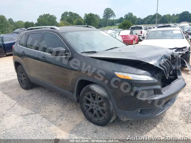 2018 Jeep Cherokee, VIN 1C4PJLCB1JD596272, госномер СА8822ВТ — фото 1 (iaai)