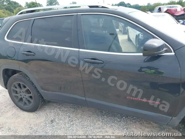 2018 Jeep Cherokee, VIN 1C4PJLCB1JD596272, госномер СА8822ВТ — фото 13 (iaai)