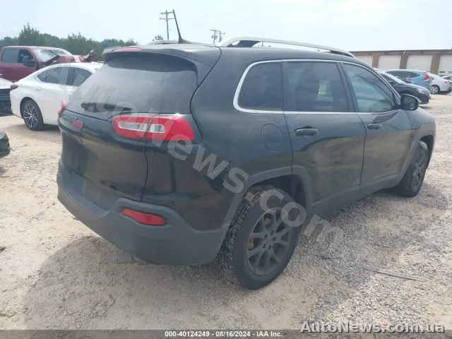 2018 Jeep Cherokee, VIN 1C4PJLCB1JD596272, госномер СА8822ВТ — фото 4 (iaai)