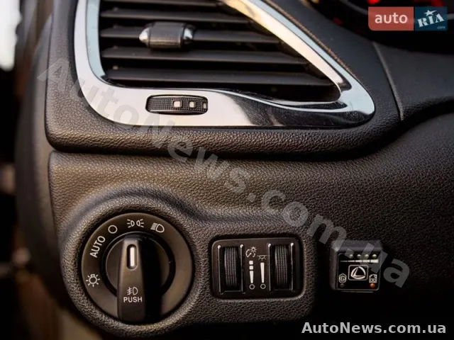 2015 Dodge Dart — фото 12 (autoria)