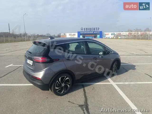 2021 Chevrolet Bolt, VIN 1G1FX6S01N4101871 — zdjęcie 10 (autoria)