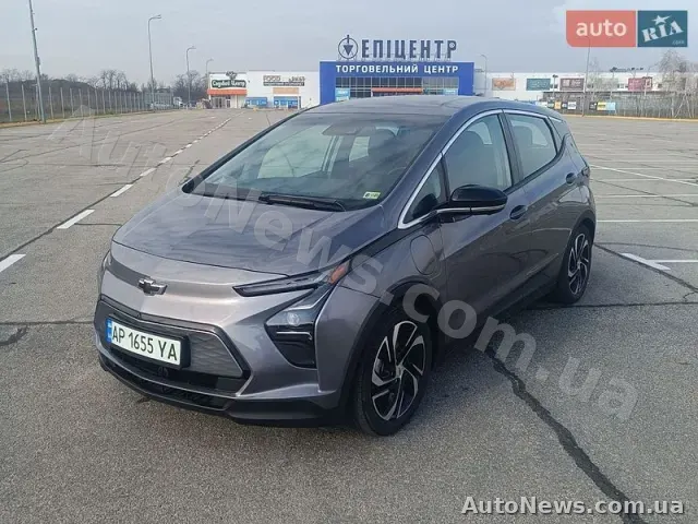 2021 Chevrolet Bolt, VIN 1G1FX6S01N4101871 — zdjęcie 2 (autoria)