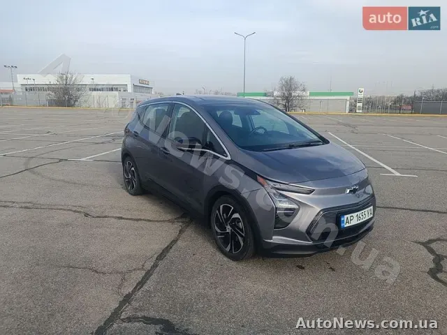 2021 Chevrolet Bolt, VIN 1G1FX6S01N4101871 — zdjęcie 3 (autoria)