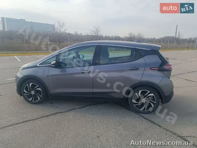 2021 Chevrolet Bolt, VIN 1G1FX6S01N4101871 — zdjęcie 7 (autoria)