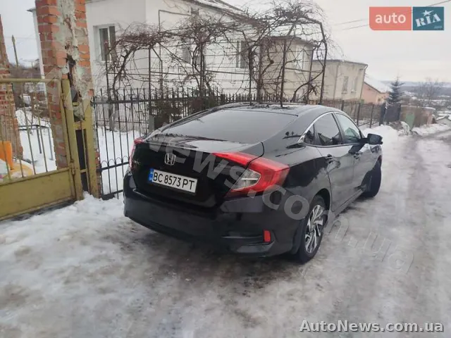 2016 Honda Civic — фото 2 (autoria)