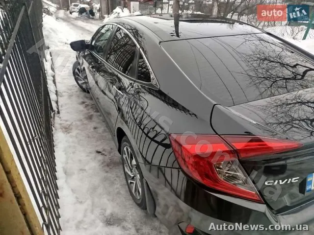 2016 Honda Civic — фото 3 (autoria)