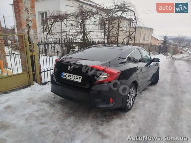 2016 Honda Civic — фото 5 (autoria)