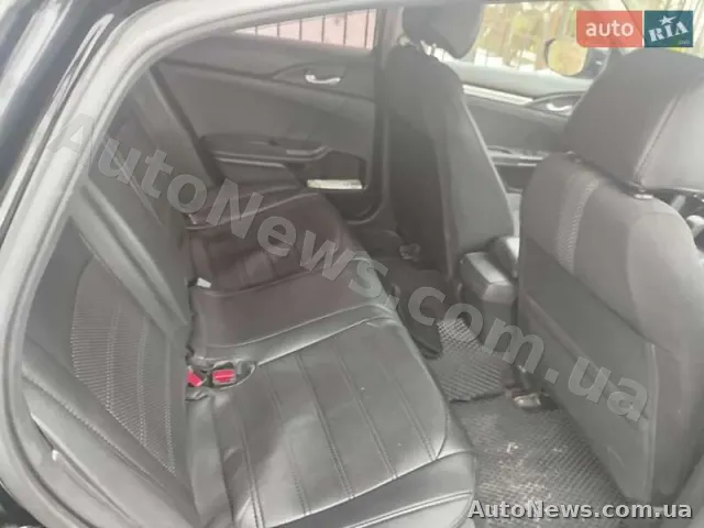 2016 Honda Civic — фото 6 (autoria)