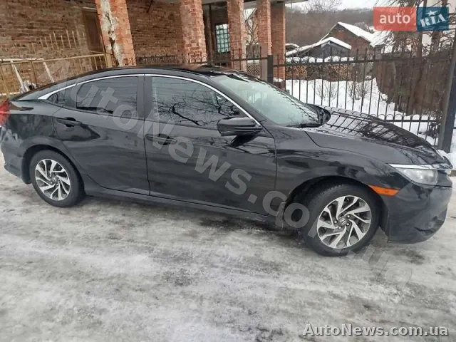 2016 Honda Civic — фото 7 (autoria)