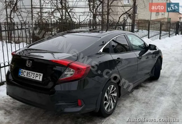 2016 Honda Civic — фото 8 (autoria)