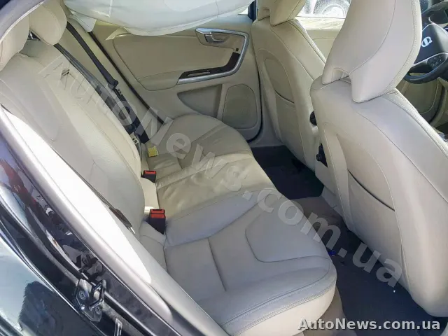 2012 Volvo S60 — фото 6 (copart)