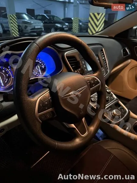 2014 Chrysler 200 — фото 10 (autoria)