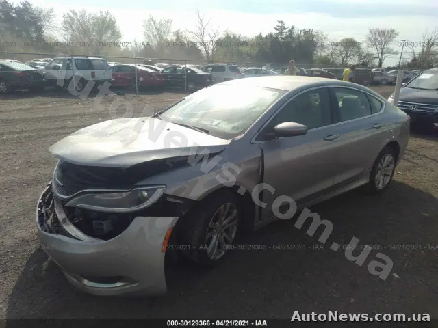 2015 Chrysler 200 — фото 2 (iaai)