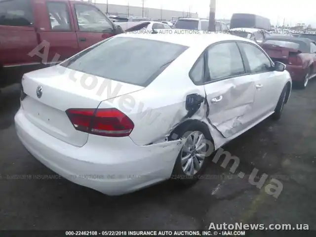 2013 Volkswagen Passat, VIN 1VWAP7A3XDC095721, госномер КА1432КЕ — фото 4 (iaai)